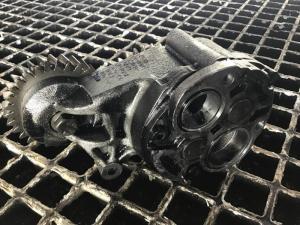 Liebherr Bomba de aceite